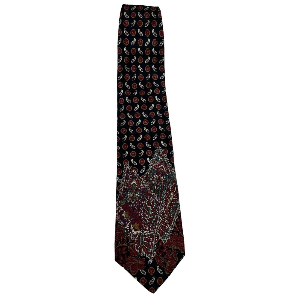 Villa Bugatti Neck Tie Italian Silk Black Red White Paisley Classic